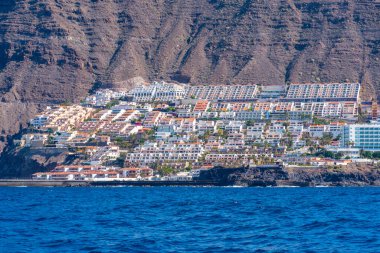 İspanya, Tenerife, Kanarya Adaları, Los Gigantes 'te tatil evleri.