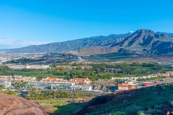 Pico de Teide Tenerife, Kanarya Adaları 'nda Montana Chayofita' nın arkasında görüldü..