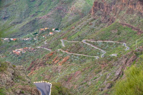 İspanya 'da Tenerife, Kanarya Adaları, Masca Köyü' ne giden yol..