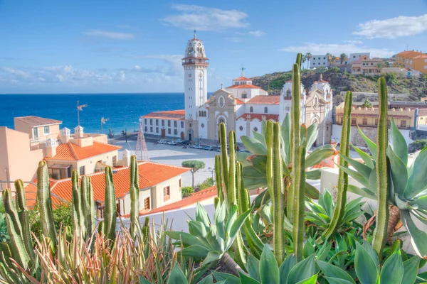 İspanya, Kanarya Adaları, Tenerife 'deki Candelaria kadınımızın Bazilikası..