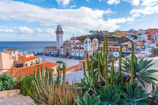 İspanya, Kanarya Adaları, Tenerife 'deki Candelaria kadınımızın Bazilikası..