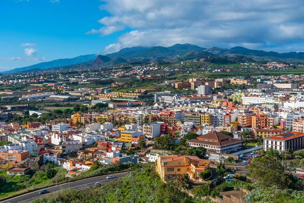 İspanya, Kanarya Adaları, Tenerife 'deki La Laguna kasabasının hava manzarası.
