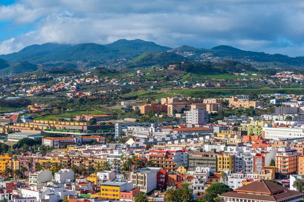 İspanya, Kanarya Adaları, Tenerife 'deki La Laguna kasabasının hava manzarası.