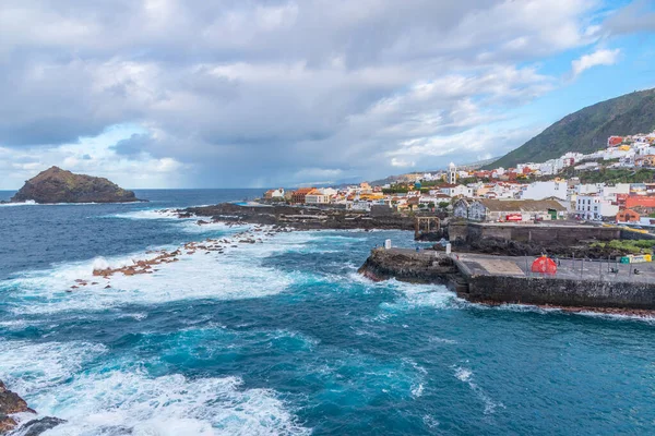 Garachico 'nun Tenerife' deki havadan görünüşü, Kanarya Adaları, İspanya.