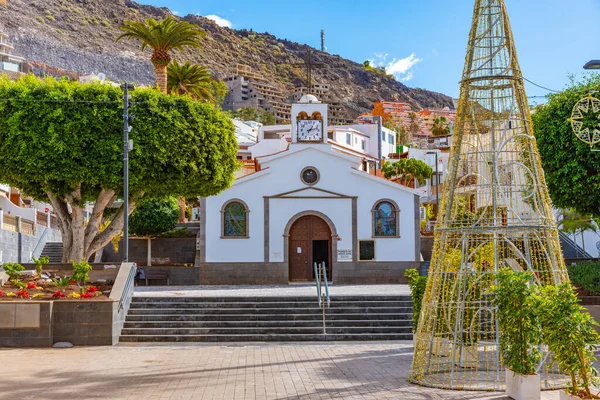 Los Gigantes, Tenerife, Kanarya Adaları 'ndaki kutsal ruh kilisesi..