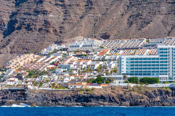 İspanya, Tenerife, Kanarya Adaları, Los Gigantes 'te tatil evleri.
