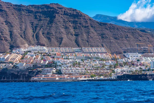 İspanya, Tenerife, Kanarya Adaları, Los Gigantes 'te tatil evleri.