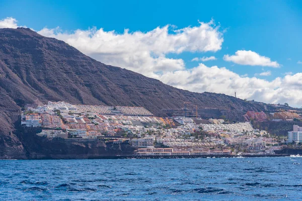İspanya, Tenerife, Kanarya Adaları, Los Gigantes 'te tatil evleri.