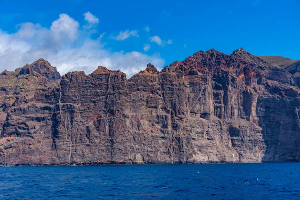 Tenerife 'deki Los Gigantes uçurumları, Kanarya adaları, İspanya.