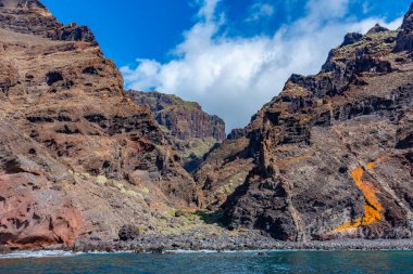 Tenerife 'deki Los Gigantes uçurumları, Kanarya adaları, İspanya.