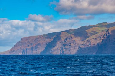 Tenerife 'deki Los Gigantes uçurumları, Kanarya adaları, İspanya.