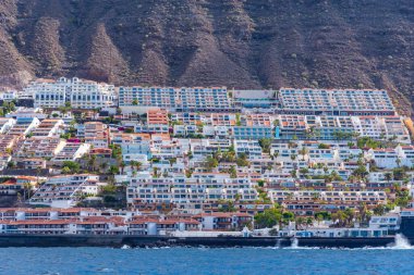 İspanya, Tenerife, Kanarya Adaları, Los Gigantes 'te tatil evleri.