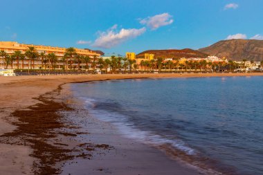 Günbatımında Playa del Camison Tenerife, Kanarya Adaları, İspanya.