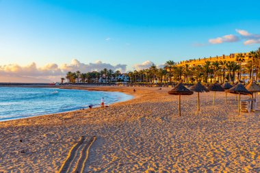 Günbatımında Playa del Camison Tenerife, Kanarya Adaları, İspanya.