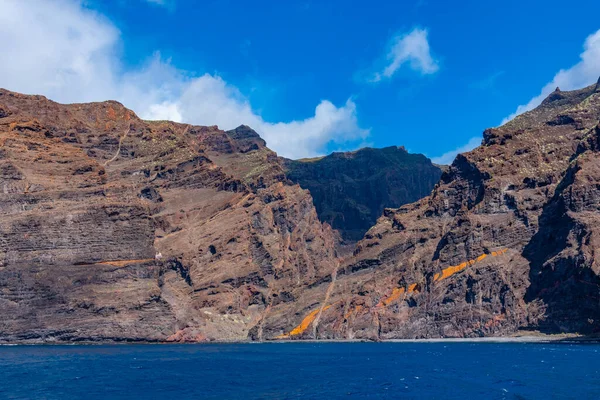Tenerife 'deki Los Gigantes uçurumları, Kanarya adaları, İspanya.