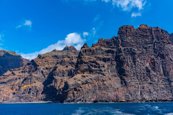 Tenerife 'deki Los Gigantes uçurumları, Kanarya adaları, İspanya.
