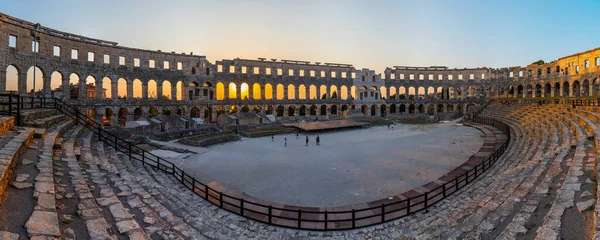 Sunset Roman Amphitheatre Pula Croati — стоковое фото