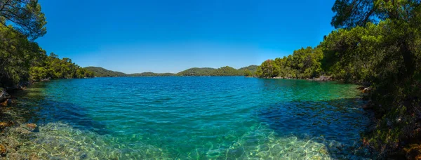Água Azul Turquesa Veliko Jezero Parque Nacional Mljet Croati — Fotografia de Stock