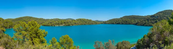 Água Azul Turquesa Veliko Jezero Parque Nacional Mljet Croati — Fotografia de Stock