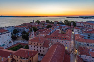 Zadar üzerine gün batımı, Hırvatistan 'ın Saint Anastasia katedrali Çan Kulesi' nden izlendi