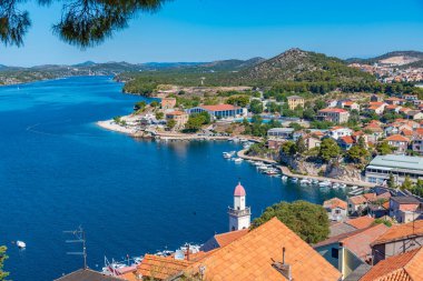 Hırvatistan 'ın Sibenik kentini geçen Krka nehrinin hava manzarası