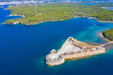 Hırvatistan 'ın Sibenik kentindeki Aziz Niklas kalesinin hava manzarası