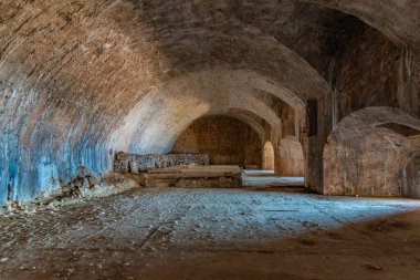 Hırvatistan 'ın Sibenik kentindeki Saint Nicholas kalesinde kasa