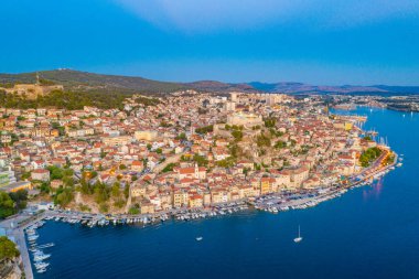 Hırvat kenti Sibenik 'in günbatımı manzarası