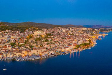 Hırvat kenti Sibenik 'in günbatımı manzarası