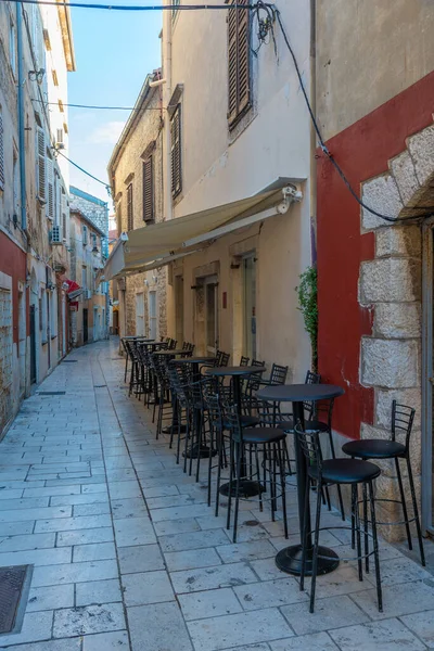 Salida Del Sol Vista Una Calle Peatonal Casco Antiguo Zadar — Foto de Stock