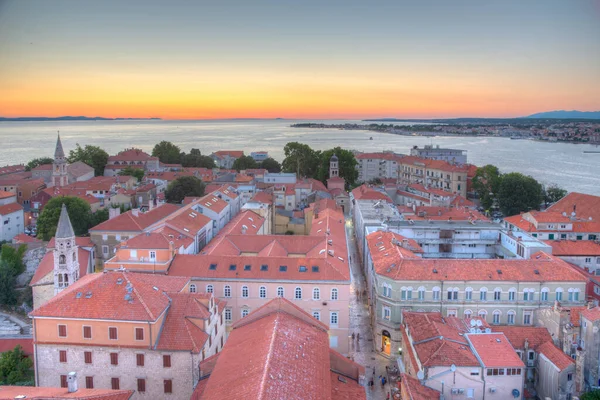 Zadar üzerine gün batımı, Hırvatistan 'ın Saint Anastasia katedrali Çan Kulesi' nden izlendi