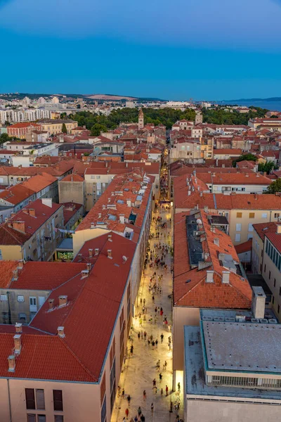 Hırvatistan 'ın Zadar ve Siroka ulica kentinde gün batımı manzarası