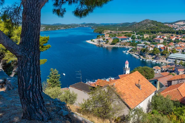 Hırvatistan 'ın Sibenik kentini geçen Krka nehrinin hava manzarası