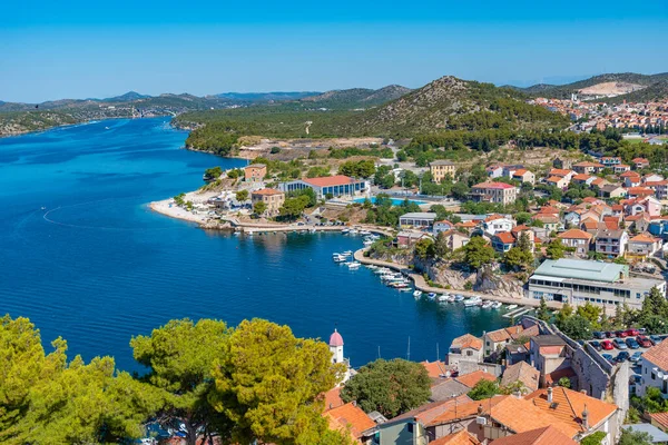 Hırvatistan 'ın Sibenik kentini geçen Krka nehrinin hava manzarası