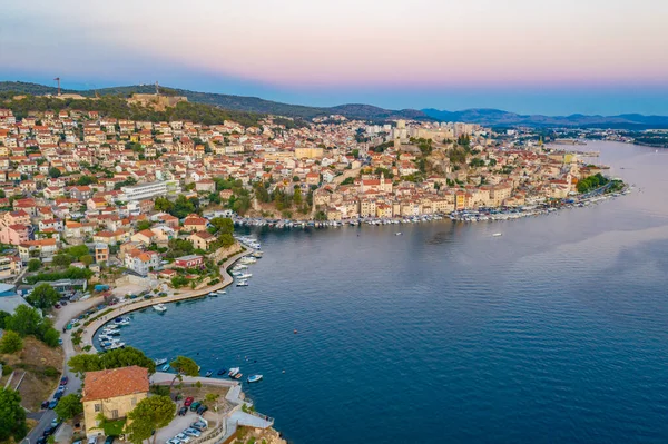 Hırvat kenti Sibenik 'in günbatımı manzarası