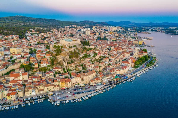 Hırvat kenti Sibenik 'in günbatımı manzarası
