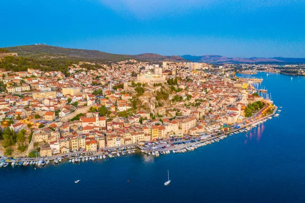 Hırvat kenti Sibenik 'in günbatımı manzarası