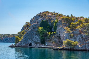 Sibenik 'i Adriyatik denizi ve Hırvatistan' a bağlayan Sveti Ante kanalı