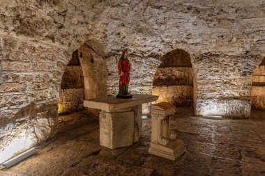 Hırvatistan 'ın Split kentindeki Aziz Domnius katedralinin mahzeni