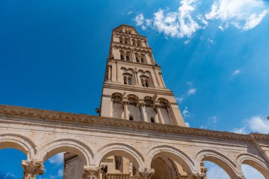 Hırvatistan 'ın Split kentindeki Saint Domnius katedralinin çan kulesi
