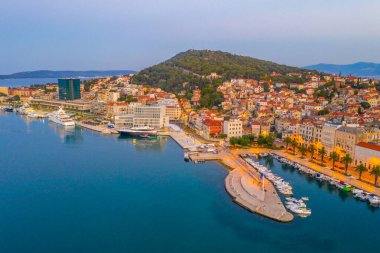 Hırvatistan 'ın Split kentinde Marjan tepesinin gündoğumu manzarası