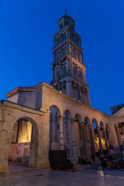 Hırvatistan 'ın Split kentindeki Aziz Domnius katedralinin gün doğumu manzarası