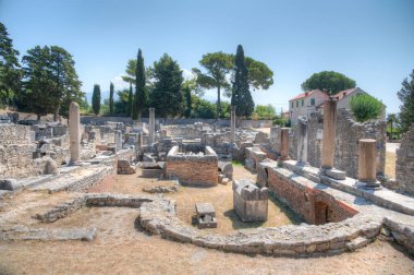 Hırvatistan 'ın Split kenti yakınlarındaki antik Salona kalıntılarının Manastarine' i