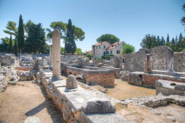 Hırvatistan 'ın Split kenti yakınlarındaki antik Salona kalıntılarının Manastarine' i