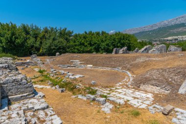 Hırvatistan 'ın Split kenti yakınlarındaki antik Salona' da Roma tiyatrosu