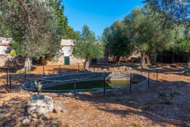 Hırvatistan 'ın Lokrum adasındaki bir karantina hastanesi ve lazaret kalıntıları