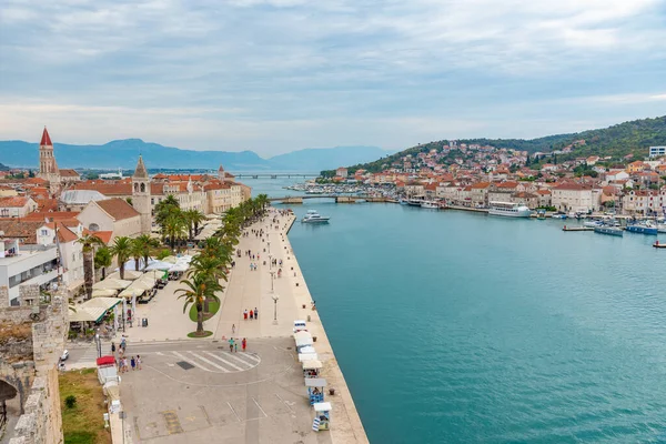 Hırvat kenti Trogir 'in şehir manzarası