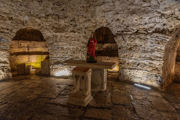 Hırvatistan 'ın Split kentindeki Aziz Domnius katedralinin mahzeni