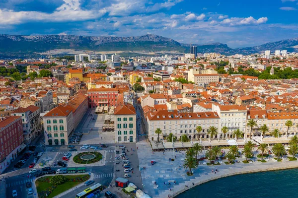 Luchtfoto Van Het Stadsgezicht Van Kroatische Stad Split Achter Riva — Stockfoto