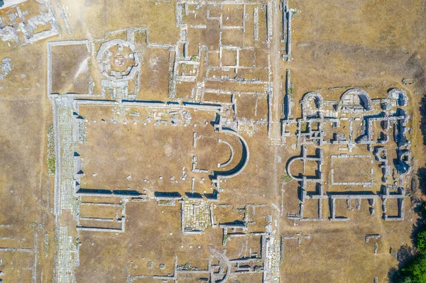 Hırvatistan 'ın Split kenti yakınlarındaki antik Salona' nın havadan görünüşü